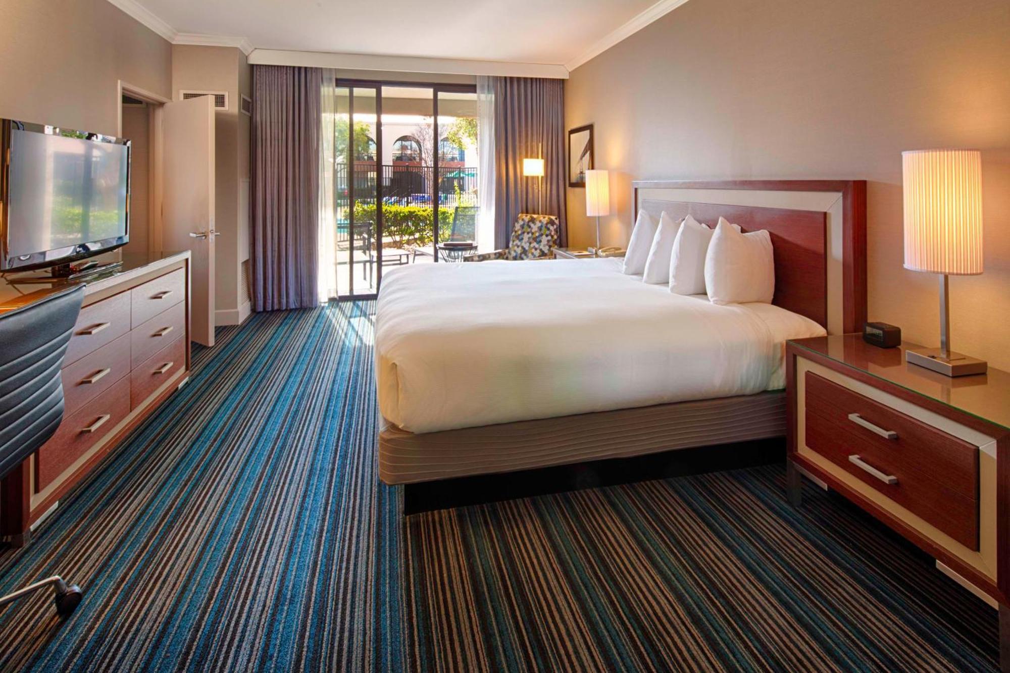 Doubletree By Hilton Newark-Fremont Exterior foto
